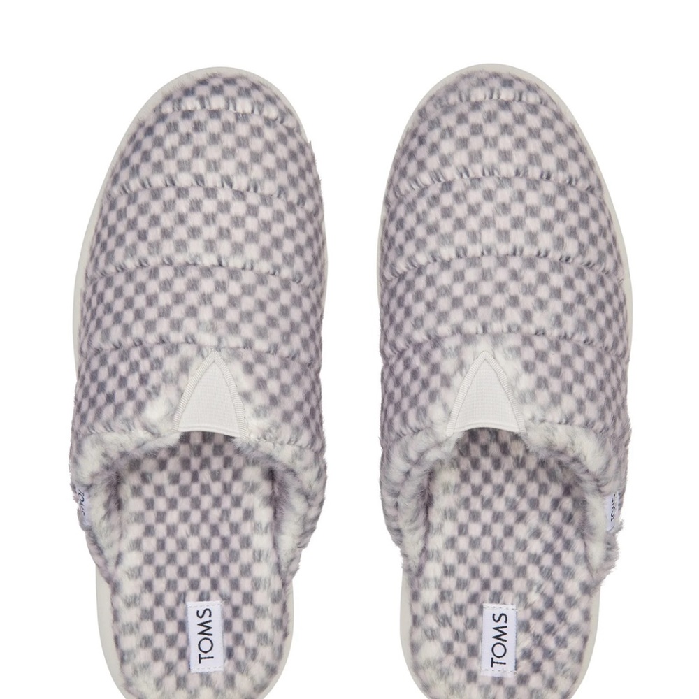 Toms - Picture 3 of 8